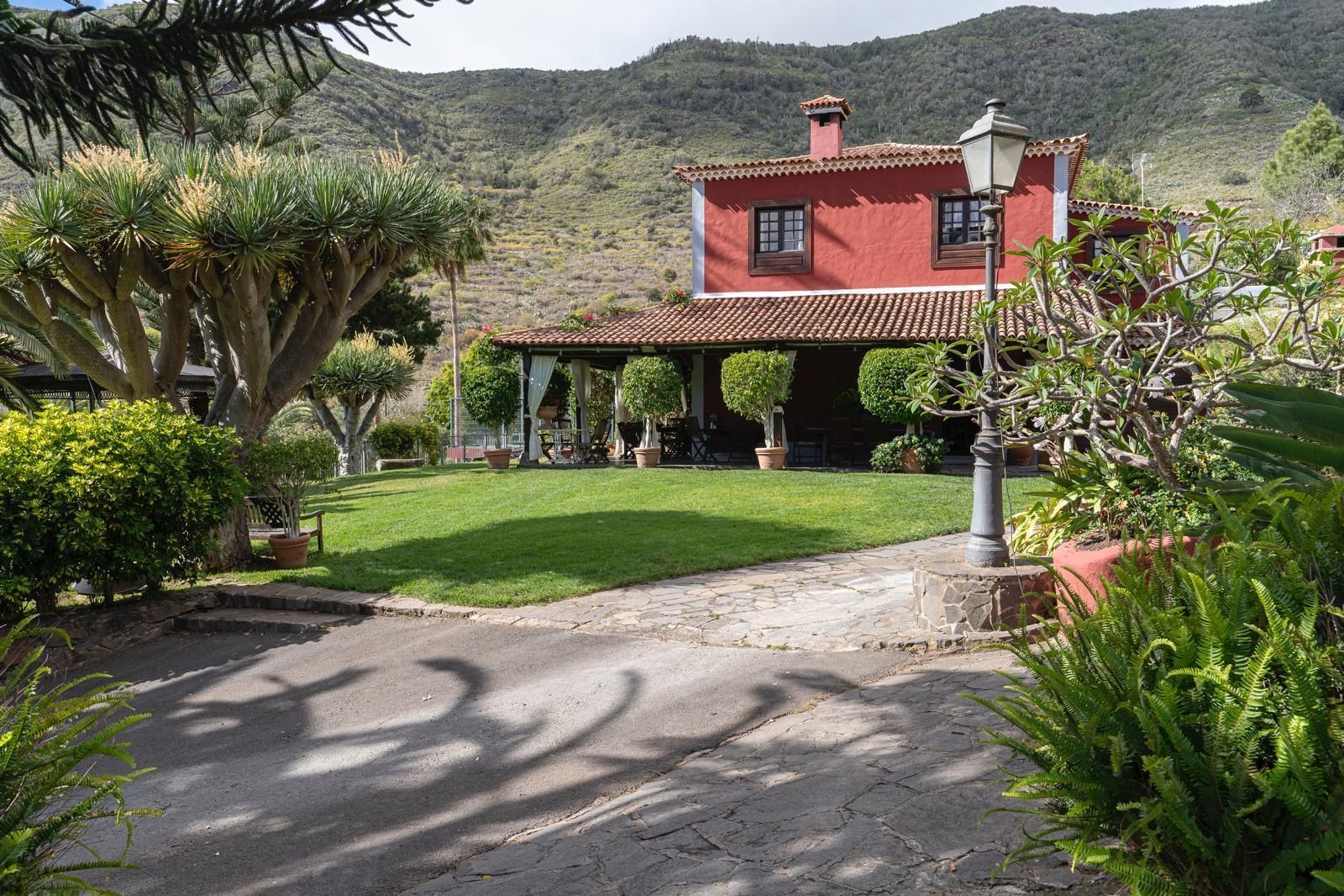 la-casa-de-la-orilla-fachada-tegueste-tenerife-exterior-03