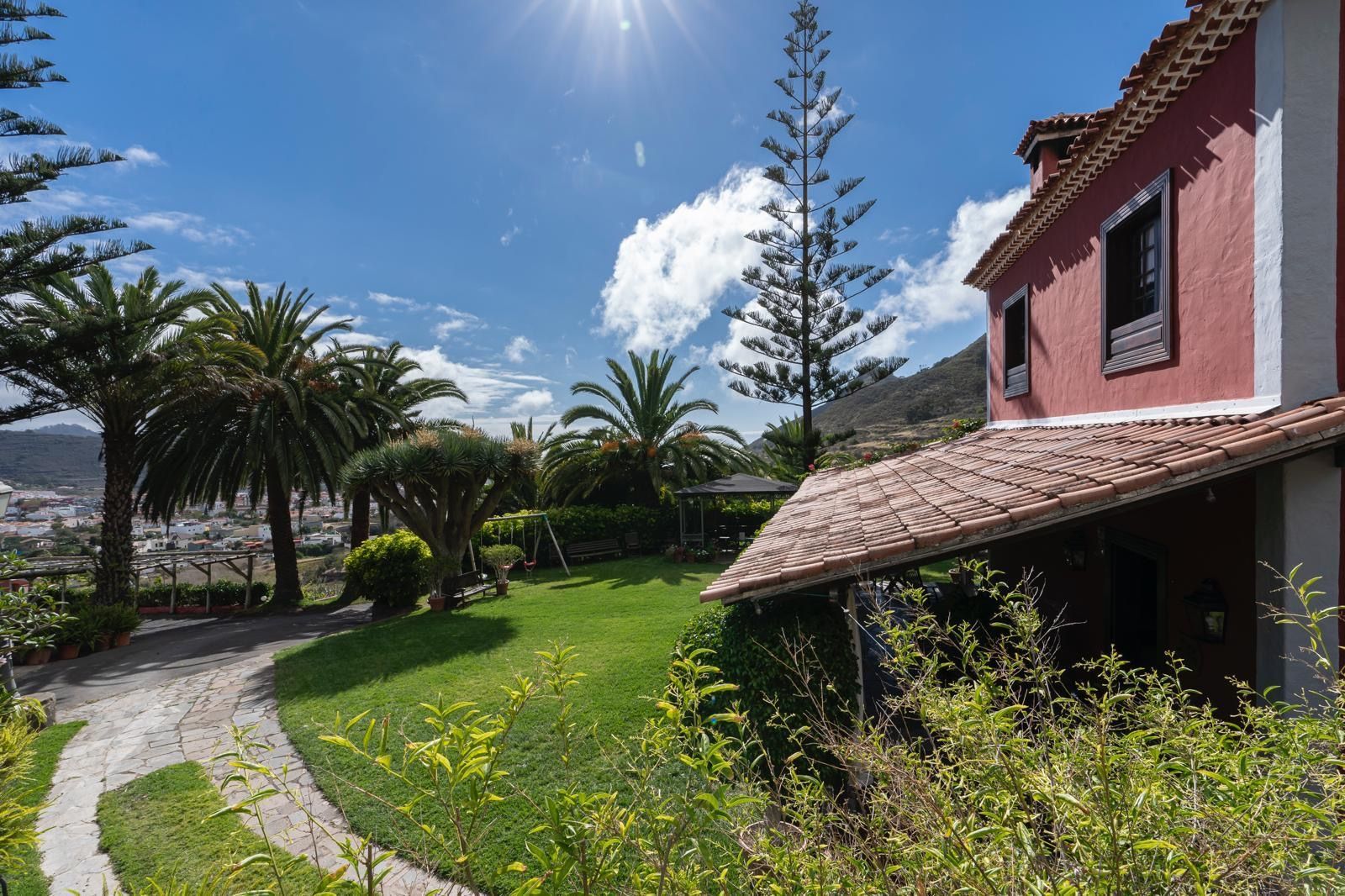 la-casa-de-la-orilla-fachada-tegueste-tenerife-exterior-08